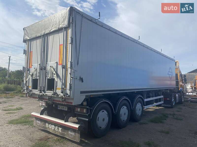 Зерновоз - напівпричіп Bodex Kiss 2008 в Дніпрі