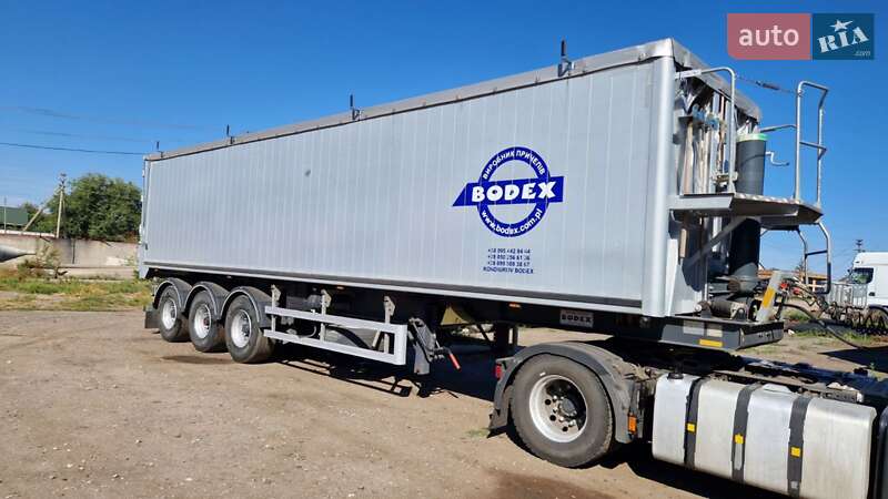 Зерновоз - напівпричіп Bodex Kiss 2008 в Дніпрі