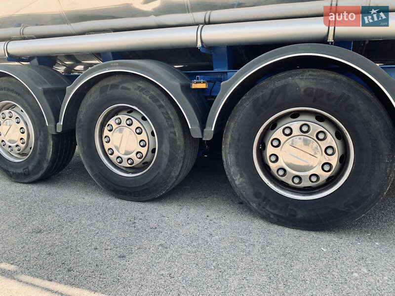 Цистерна полуприцеп Bodex NC 2011 в Киеве
