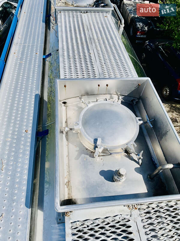 Цистерна полуприцеп Bodex NC 2011 в Киеве