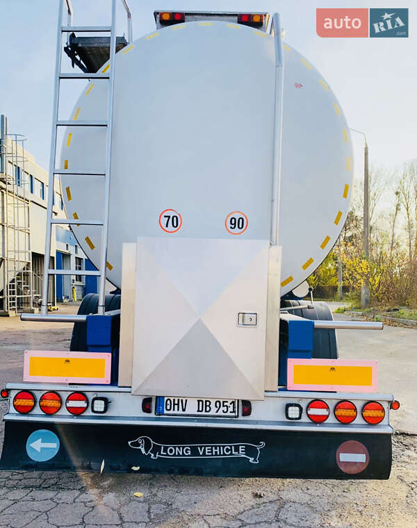 Цистерна полуприцеп Bodex NC 2011 в Киеве