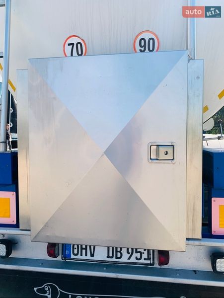 Цистерна напівпричіп Bodex NC 2011 в Києві