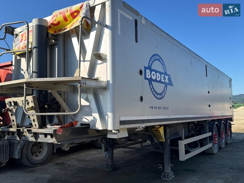 Зерновоз - полуприцеп Bodex Полуприцеп 2018 в Долине
