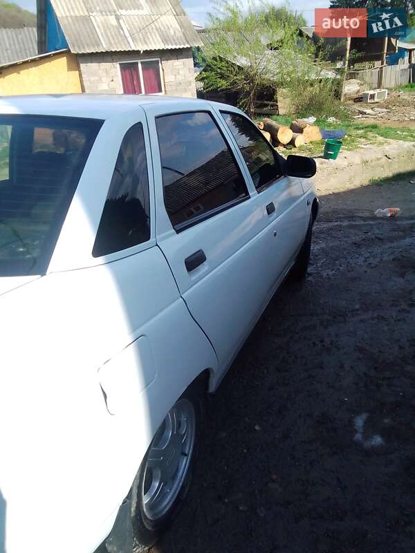 Хэтчбек Богдан 2110 2013 в Сваляве