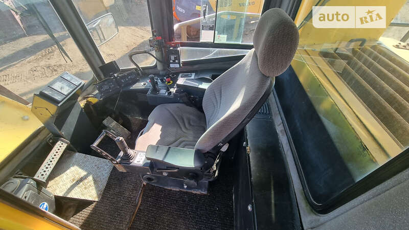 Бульдозер Bomag BC 2010 в Одесі