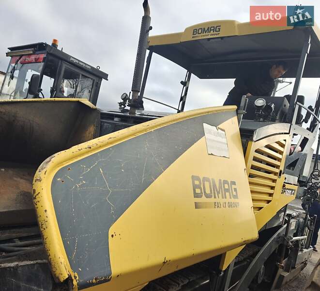 Асфальтоукладчик Bomag BF 2012 в Дніпрі