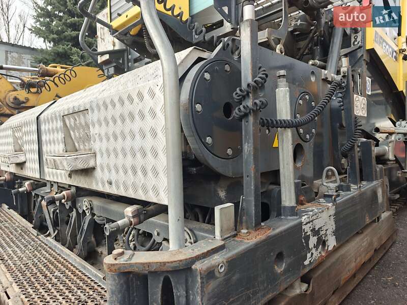 Асфальтоукладчик Bomag BF 2012 в Дніпрі