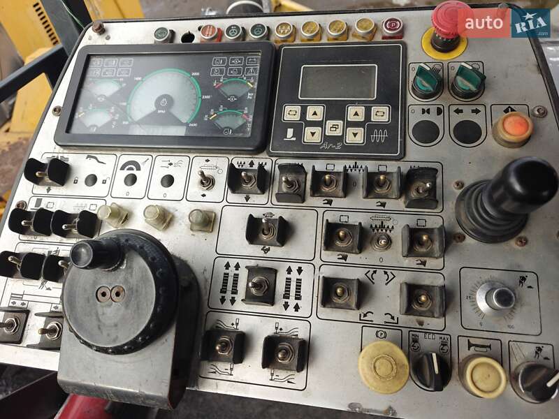 Асфальтоукладчик Bomag BF 2012 в Дніпрі