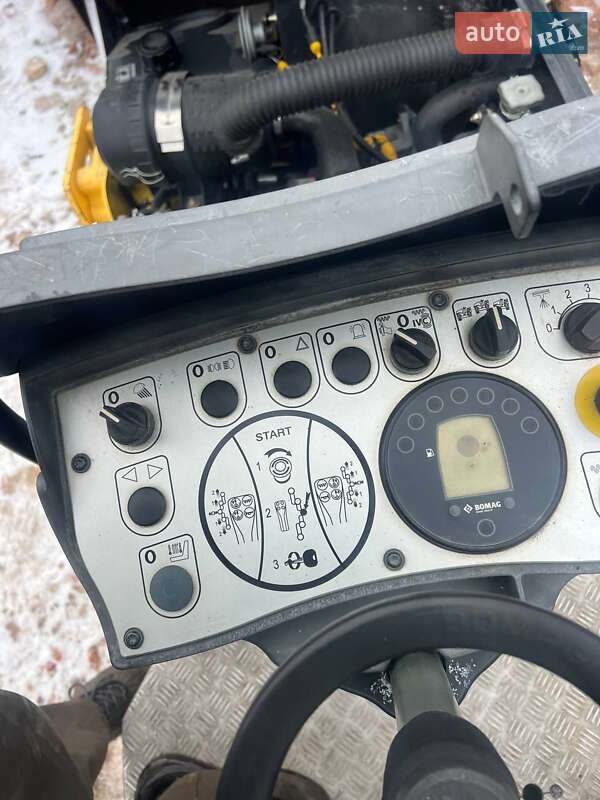 Дорожній каток Bomag BW-120AD 2015 в Львові