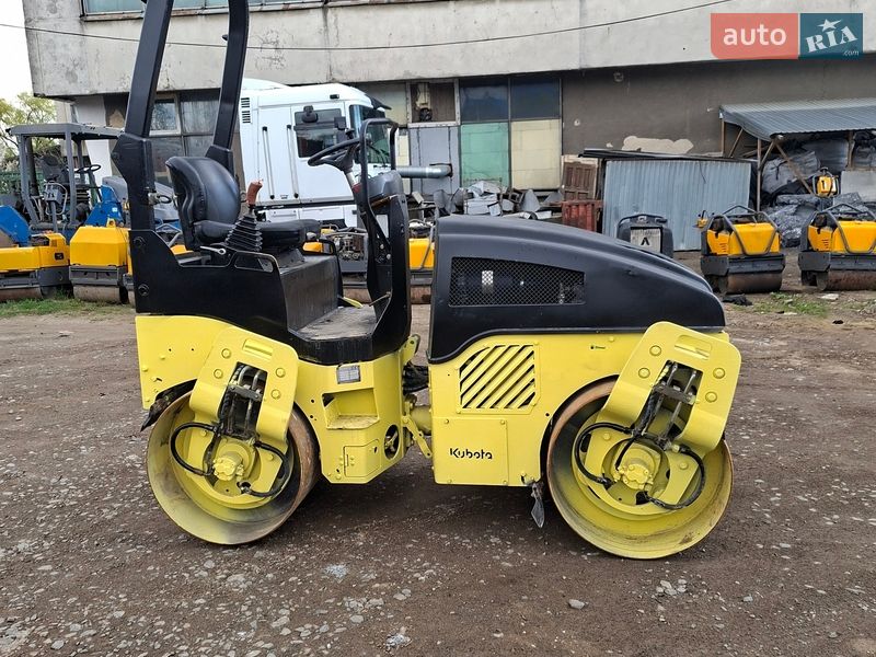 Дорожній каток Bomag BW-120AD 2010 в Львові