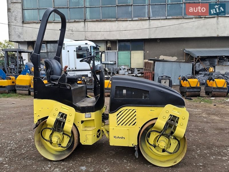 Дорожній каток Bomag BW-120AD 2010 в Львові