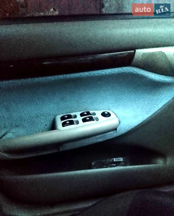 Седан Brilliance M1 2006 в Лубнах