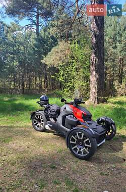 Трицикл BRP Can Am 2018 в 