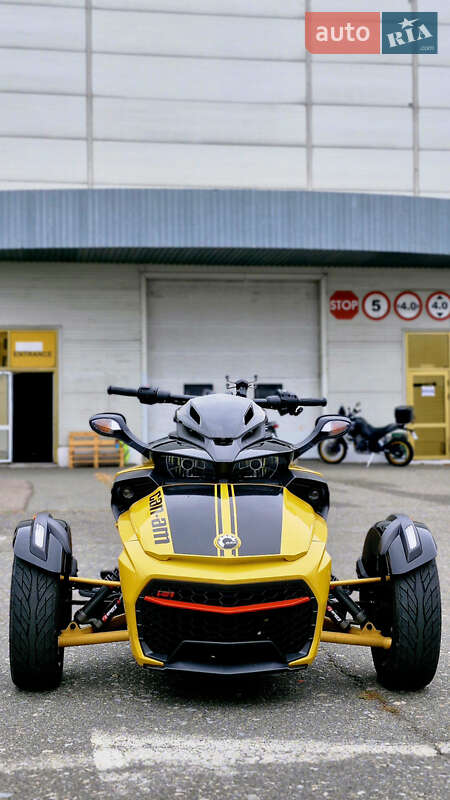 Трицикл BRP Can Am 2017 в Києві