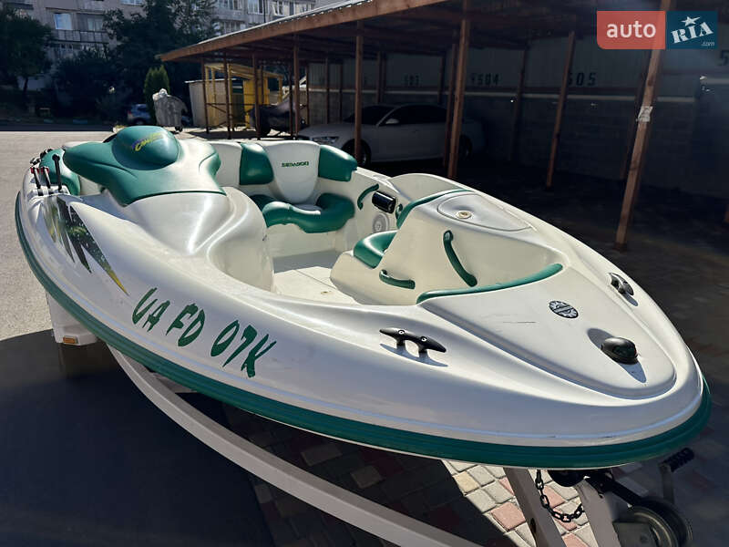 Катер BRP Challenger 2001 в Белой Церкви