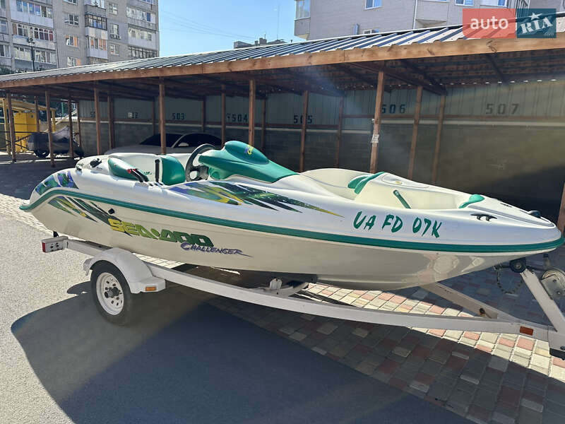 Катер BRP Challenger 2001 в Белой Церкви