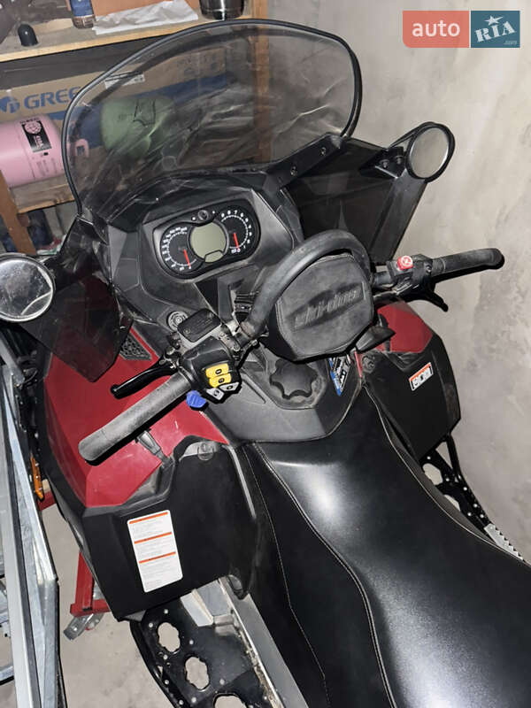 Снегоходы для охоты и рыбалки BRP Expedition 2011 в Лохвице