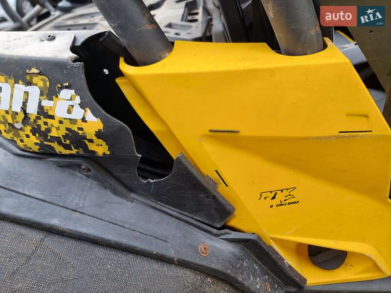 Квадроцикл  утилитарный BRP Maverick 2013 в Киеве