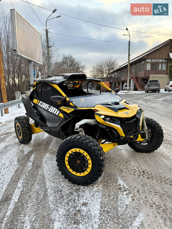 Мотовсюдиход BRP Maverick 2024 в Дніпрі