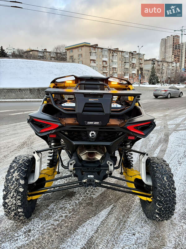 Мотовсюдиход BRP Maverick 2024 в Дніпрі