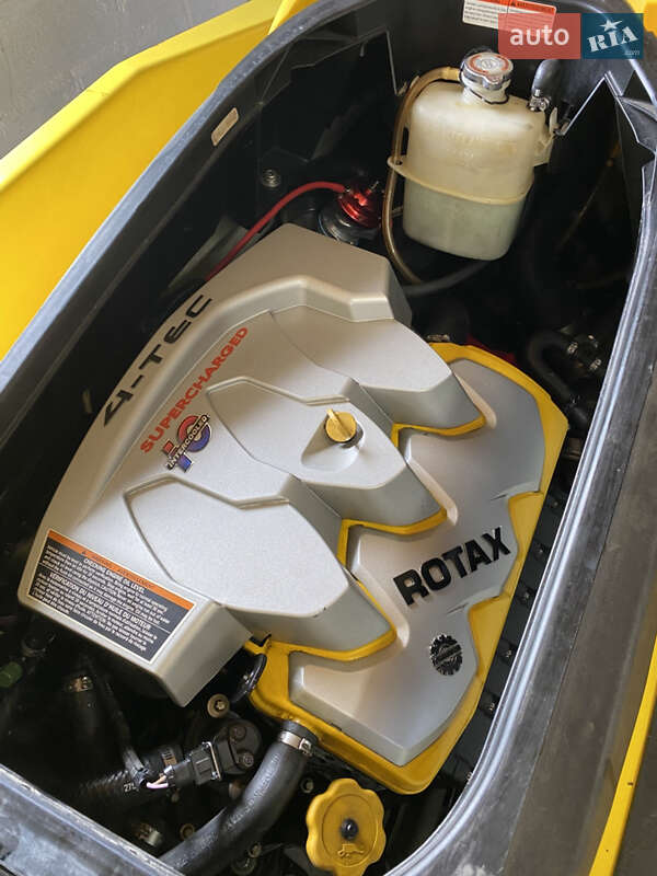 Гідроцикл спортивний BRP RXP 2004 в Гайсину