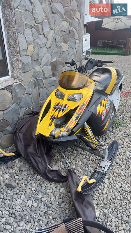 Утилітарні снігоходи BRP Ski-Doo 2010 в 