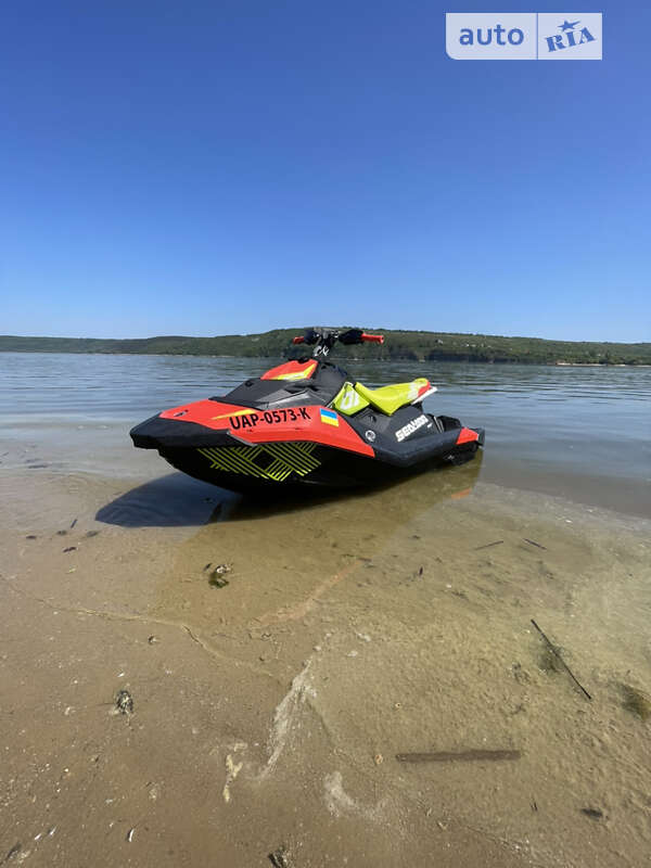 Гидроцикл туристический BRP Spark 2020 в 
