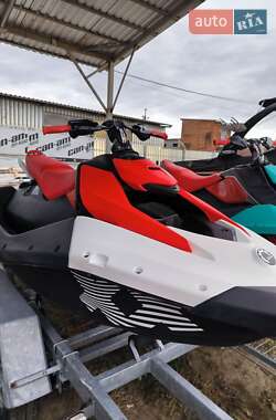Гидроцикл туристический BRP Spark 2024 в 