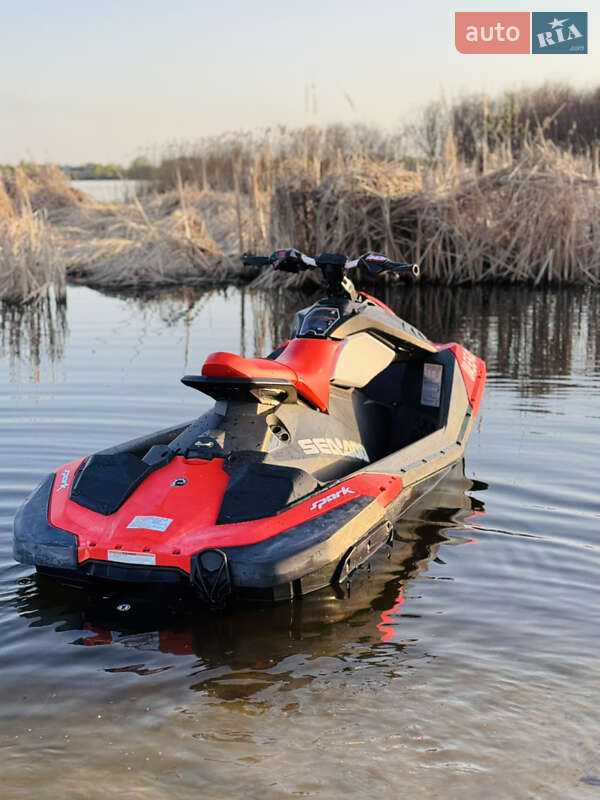 Гідроцикл спортивний BRP Spark 2017 в Києві
