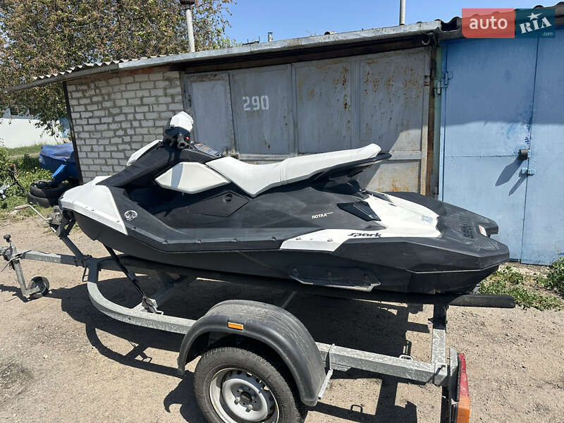 Гідроцикл спортивний BRP Spark 2016 в Харкові