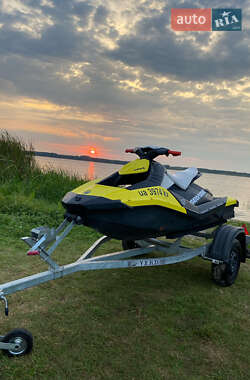 Гидроцикл туристический BRP Spark 2015 в 