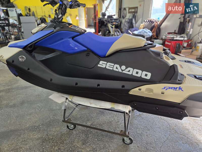 Гідроцикл туристичний BRP Spark 2025 в Львові