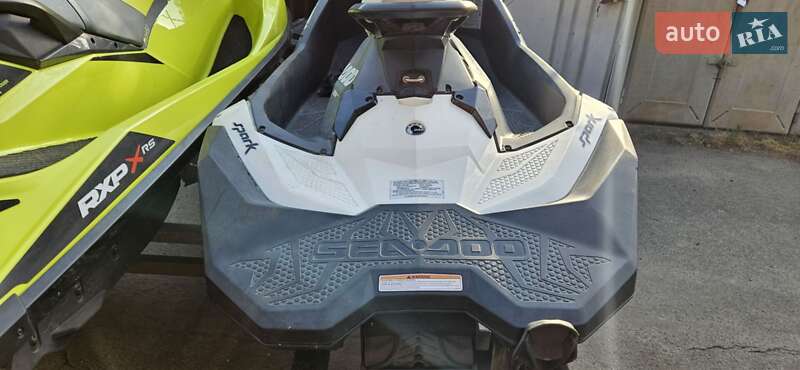 Гідроцикл спортивний BRP Spark 2015 в Києві