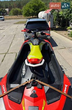 Гідроцикл спортивний BRP Spark 2020 в 