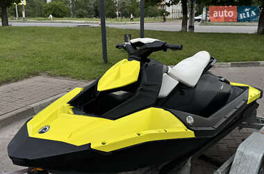 Гідроцикл спортивний BRP Spark 2016 в 