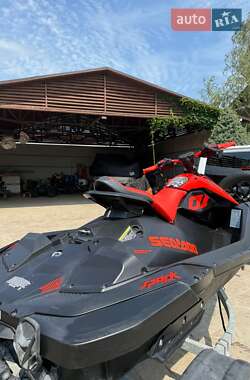 Гидроцикл спортивный BRP Spark 2022 в 