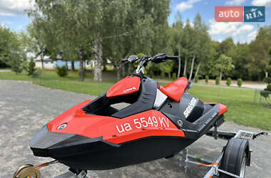 Гідроцикл спортивний BRP Spark 2017 в 