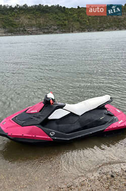 Гідроцикл туристичний BRP Spark 2014 в Кам'янець-Подільському