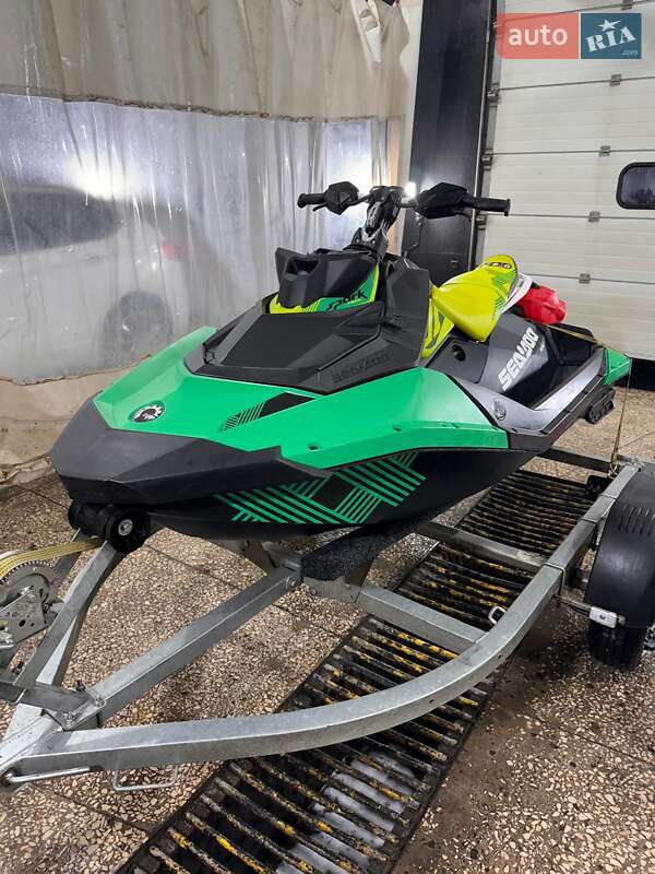 Гідроцикл туристичний BRP Spark 2019 в Харкові фото 6 Гідроцикл туристичний BRP Spark 2019 в Харкові