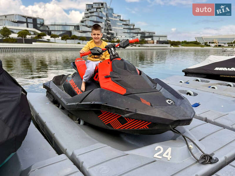 Гідроцикл спортивний BRP Spark 2022 в Дніпрі