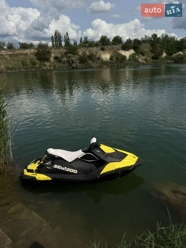 Гидроцикл туристический BRP Spark 2014 в Николаеве