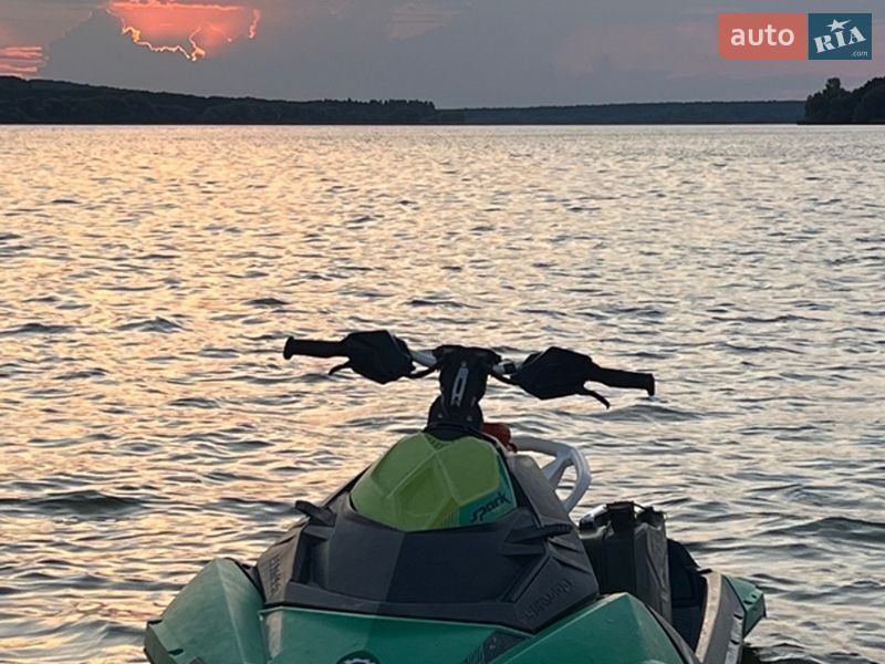 Гідроцикл спортивний BRP Spark 2020 в Ладижині