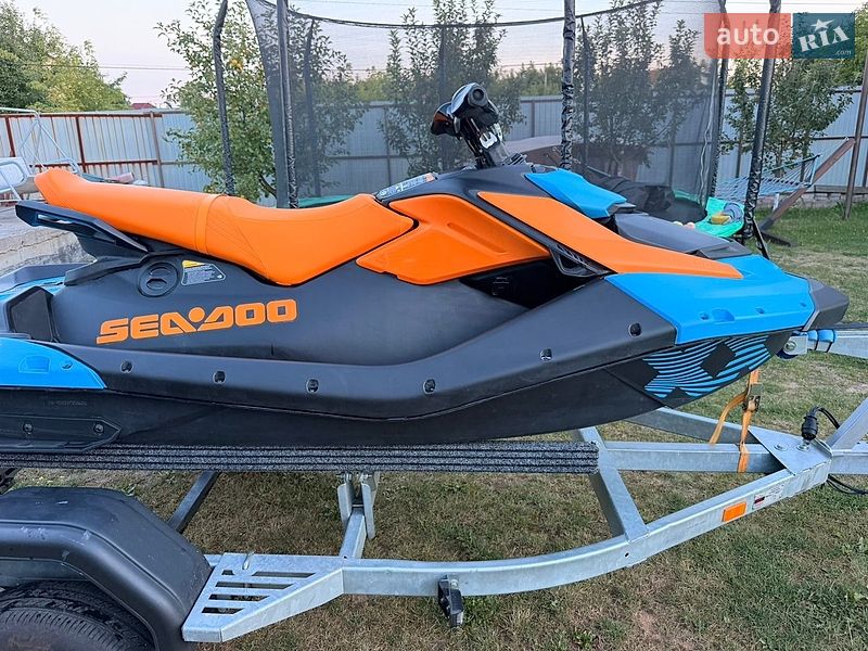 Гидроцикл туристический BRP Spark 2026 в Киеве