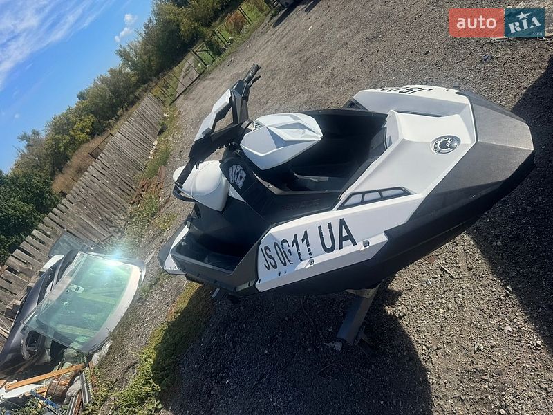 Гідроцикл спортивний BRP Spark 2014 в Дніпрі