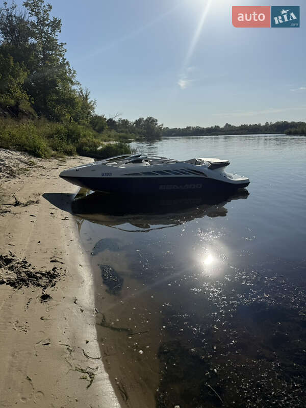 Катер BRP Speedster 2006 в Києві