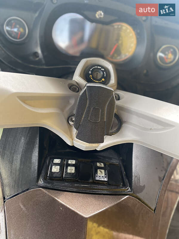 Трицикл BRP Spyder 2012 в Львове