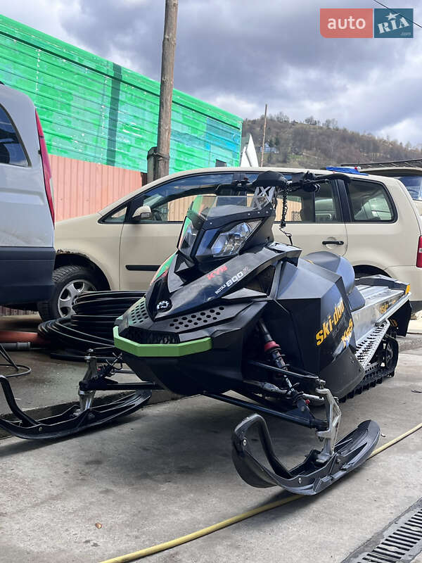 Горные снегоходы BRP Summit 2011 в Рахове