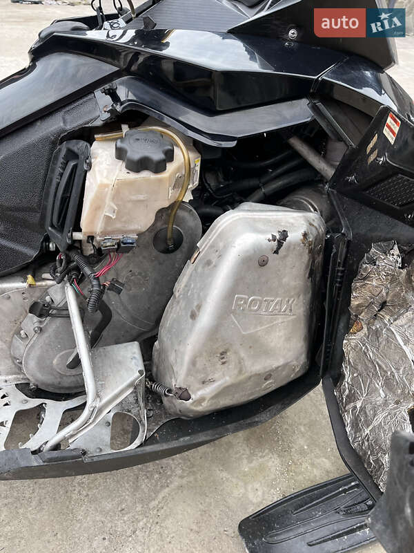 Горные снегоходы BRP Summit 2011 в Рахове