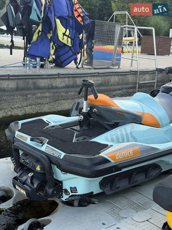 Гидроцикл спортивный BRP Wake 2023 в Кривом Роге фото 5 Гидроцикл спортивный BRP Wake 2023 в Кривом Роге