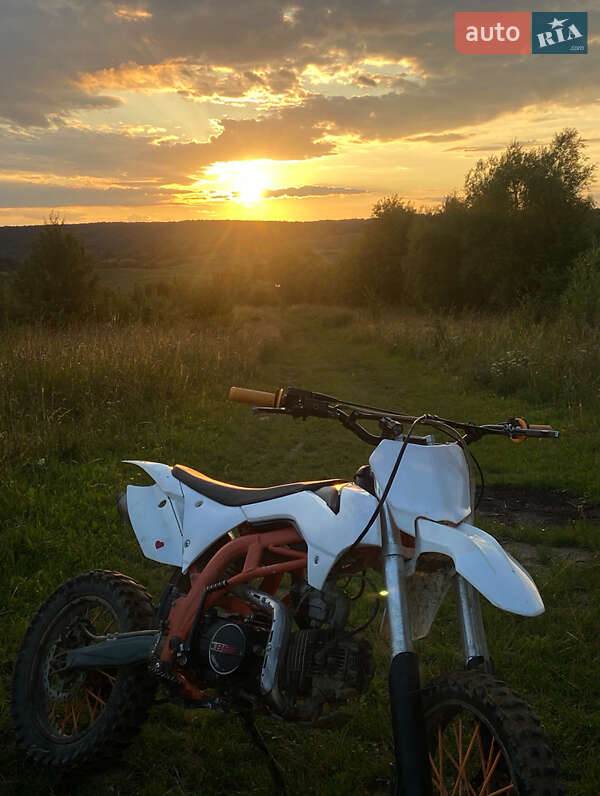 Вантажні моторолери, мотоцикли, скутери, мопеди BSE SP04 Enduro Starter 2024 в 